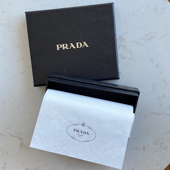 Prada Saffiano Pink Wallet - Picture 8 of 8